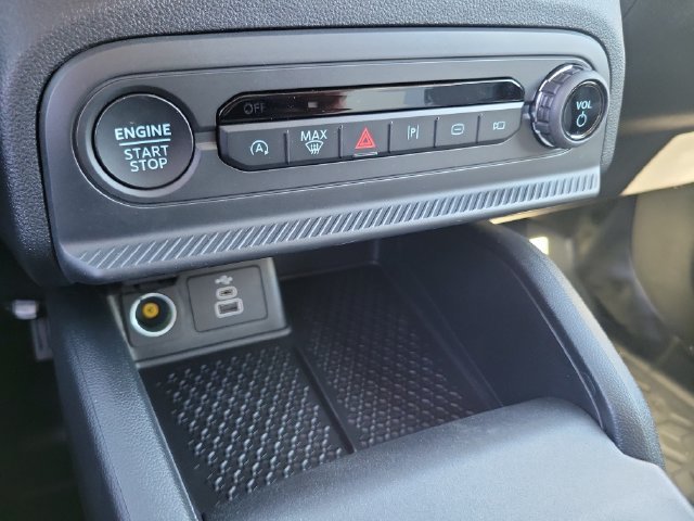 New 2026 Carbonized Gray Metallic Ford Badlands® image 10