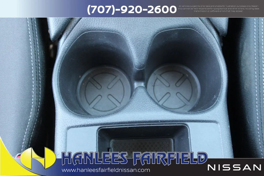 Used 2020 Silver Nissan S image 17