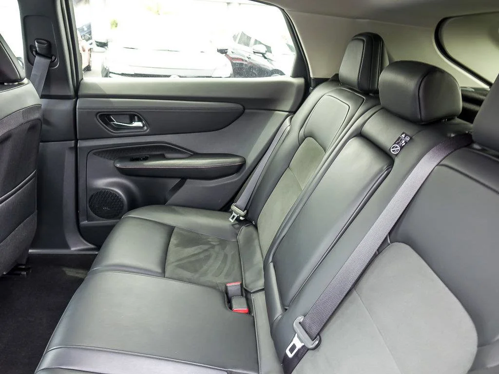 Used 2024 Black Diamond Pearl Nissan ENGAGE image 14