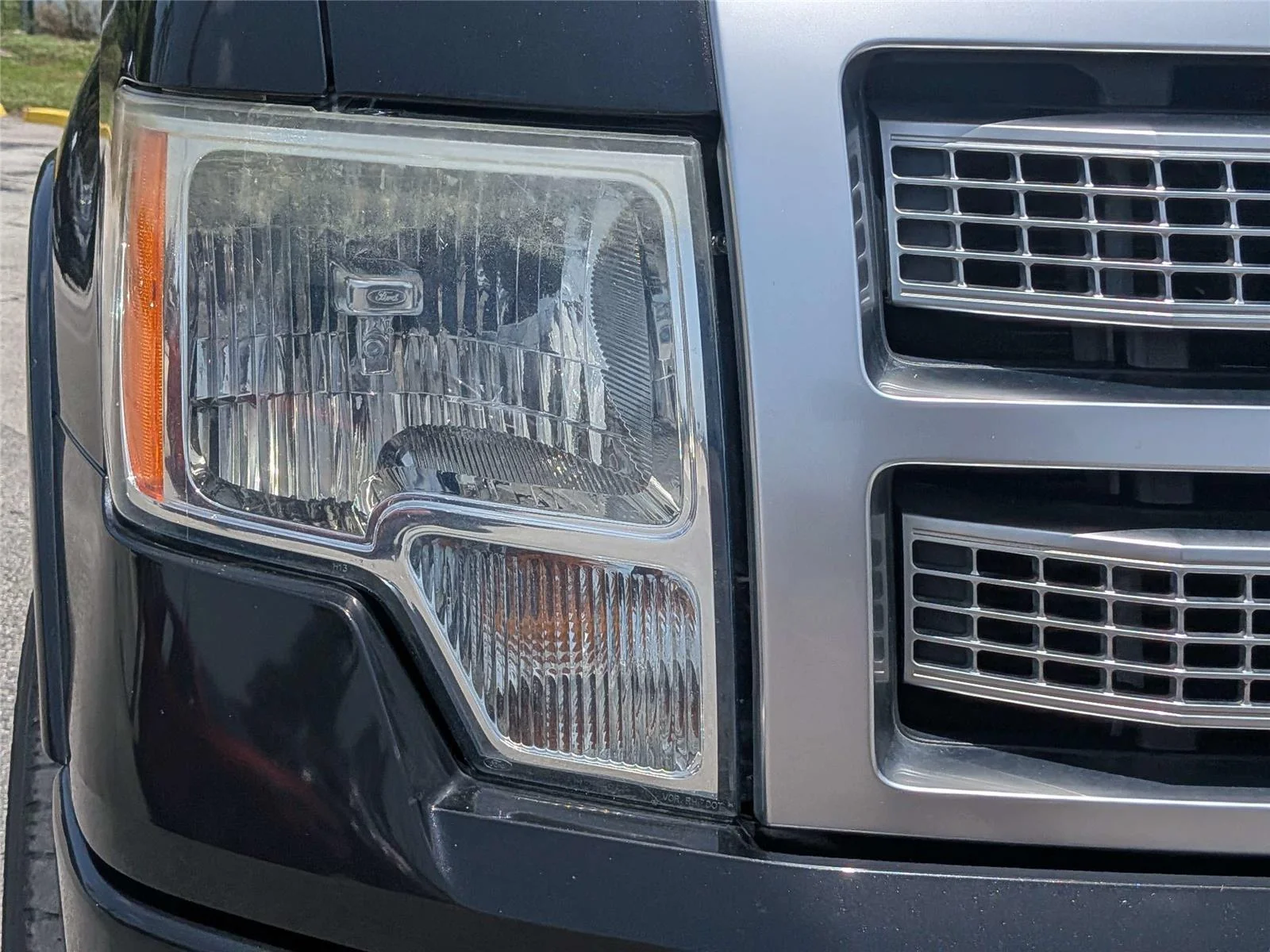 Used 2012  Ford Platinum image 9