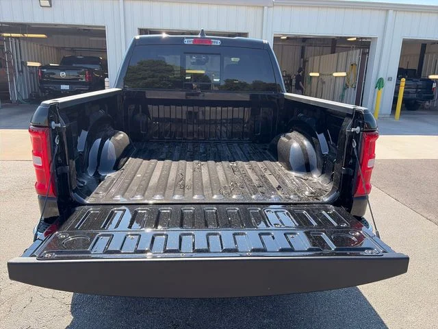 New 2027 Diamond Black Crystal Pearl-Coat Exterior Paint RAM Laramie image 23