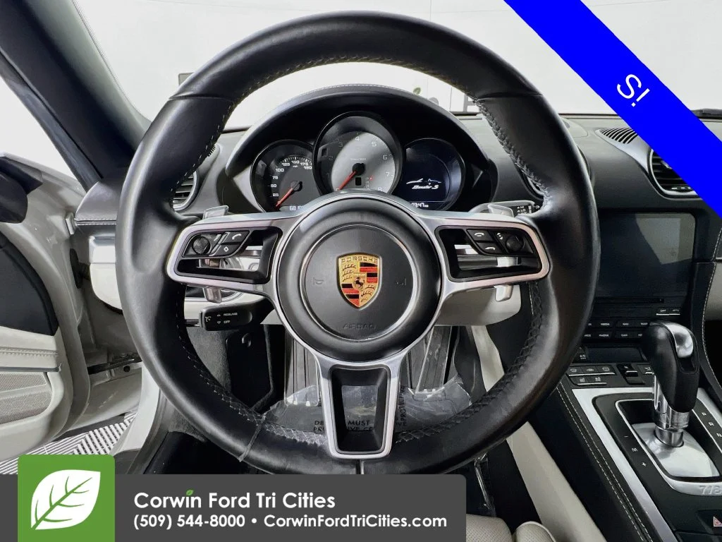 Used 2019  Porsche  image 7