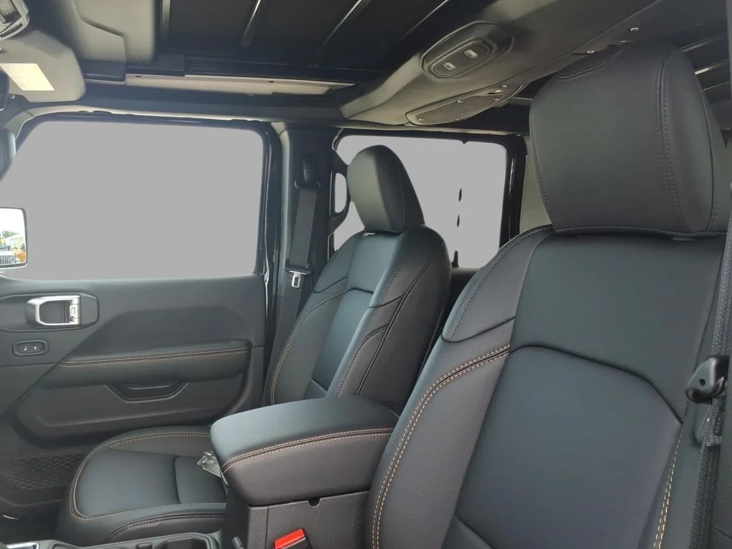 New 2026 Black Clear-Coat Exterior Paint Jeep Sahara image 13