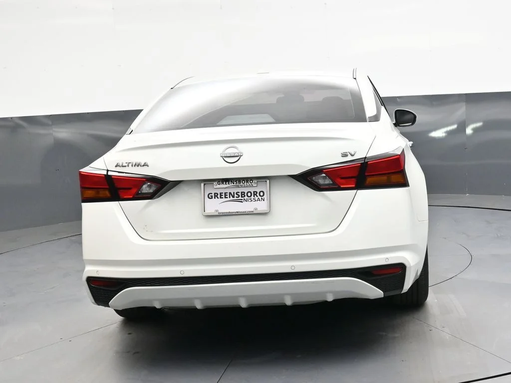 Used 2023 White Nissan 2.5 SV image 5