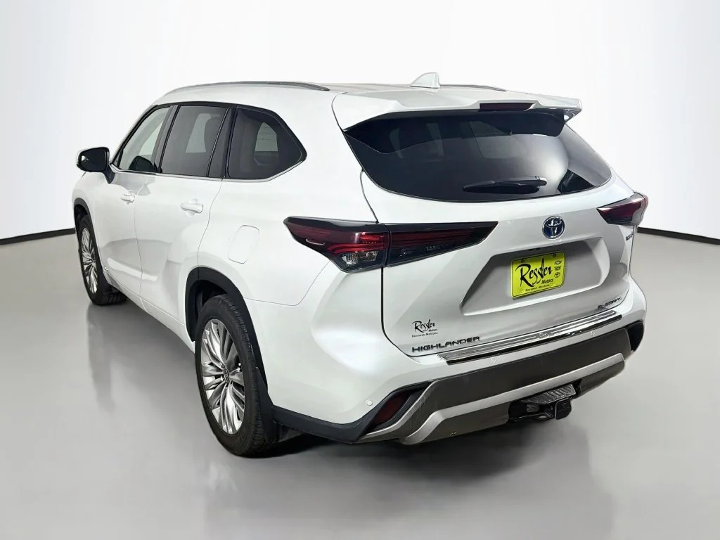 Used 2024 Beige Toyota Platinum image 8