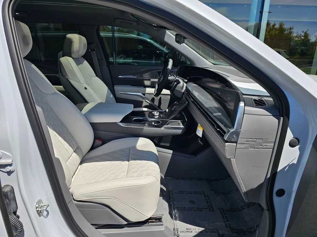 New 2026 Vibrant White Tricoat Cadillac Luxury image 11