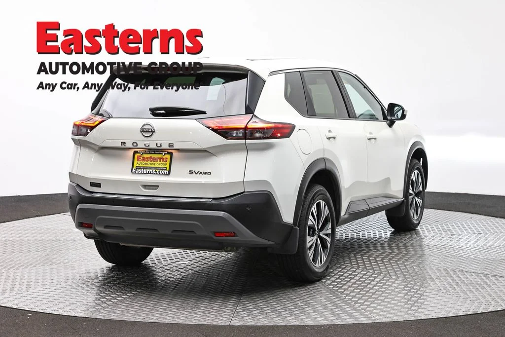 Used 2023 White Nissan SV image 5