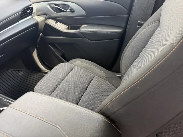 Used 2020 SILVER ICE METALLIC Chevrolet LT Cloth image 18