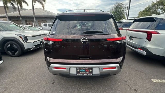 Used 2022 Brown Nissan SL image 4