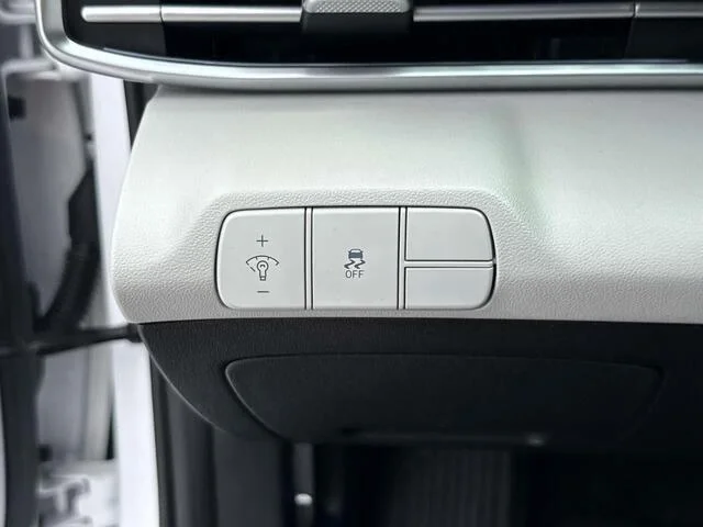 Used 2025 Serenity White Hyundai Limited image 21