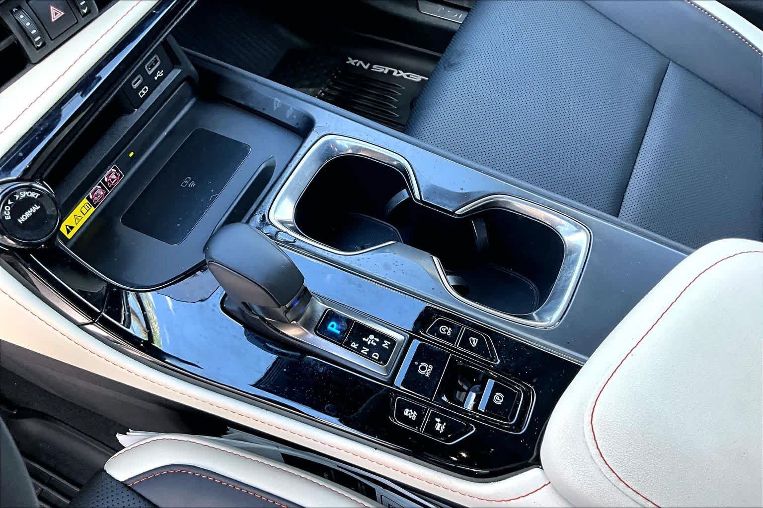Used 2023 Atomic Silver Lexus Premium image 17