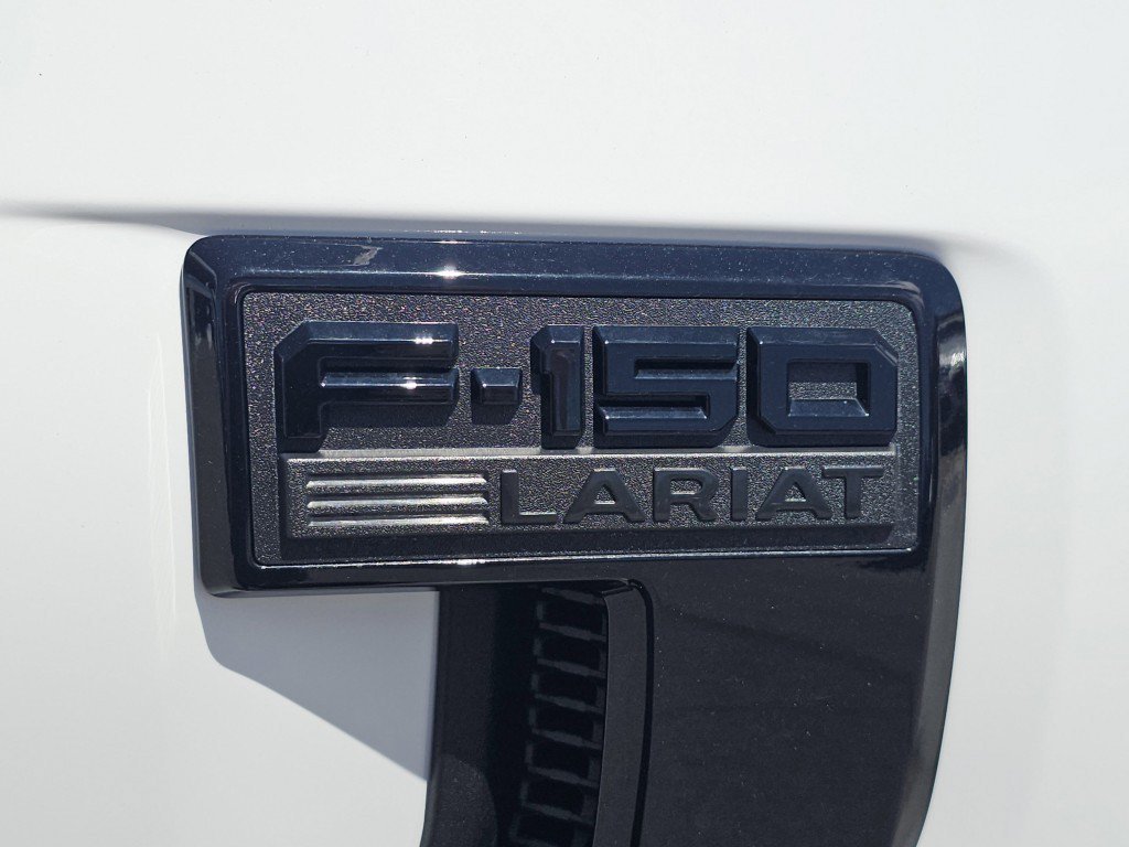 Used 2025 Oxford White Ford Lariat image 19