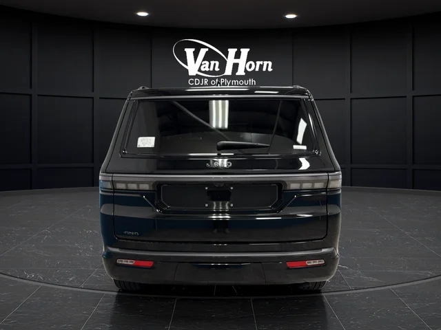 New 2026 High Gloss Black Exterior Paint Jeep Limited Reserve image 6