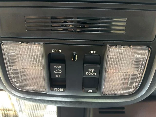 Used 2023 White Honda EX-L image 22