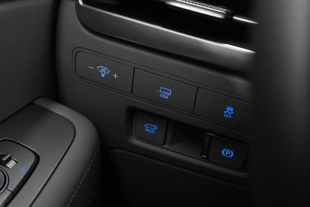 Certified Used 2025 Black Hyundai SEL image 16