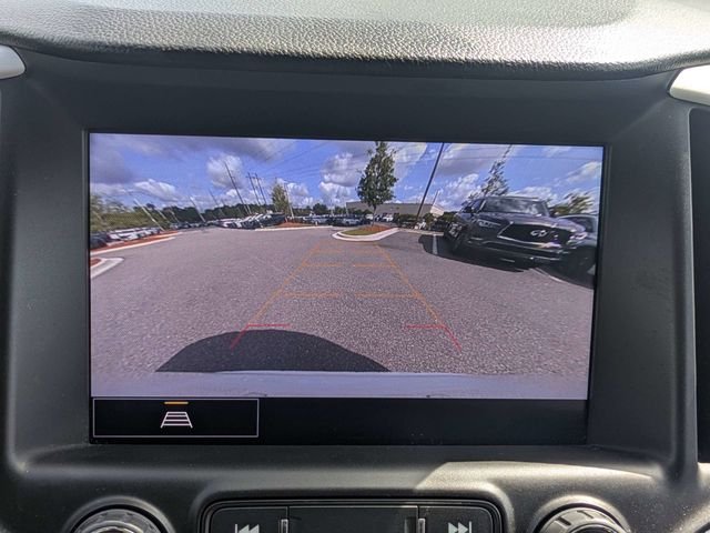 Used 2024 White GMC SLT image 22