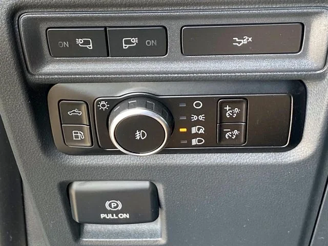 Used 2023 Avalanche Ford XLT image 22