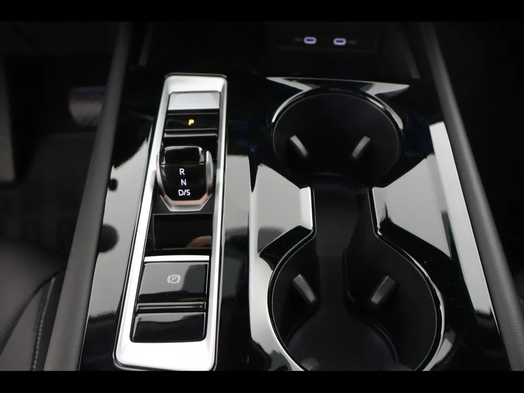 New 2026 Black Volkswagen 2.0T SE w/Technology image 12