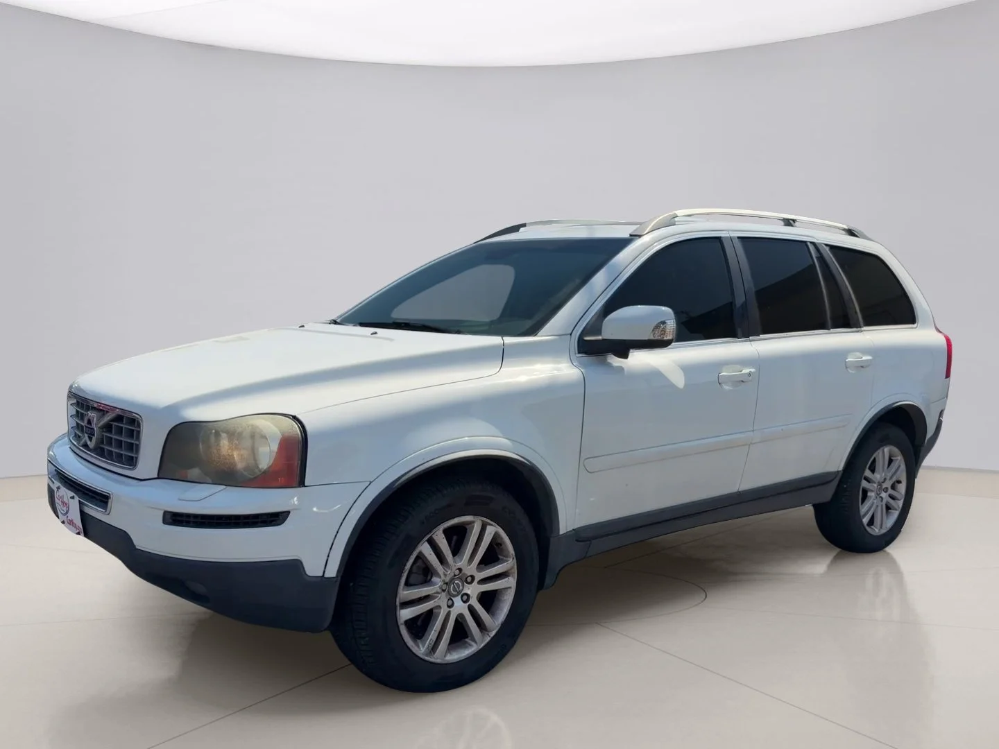 Used 2011 White Volvo 3.2 image 1