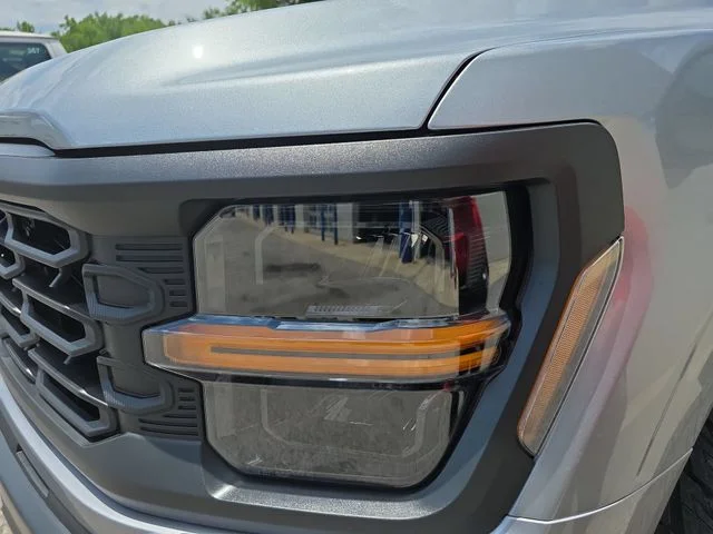 Used 2025 Silver Ford XL image 26