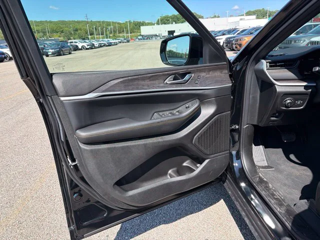 New 2026 Black Jeep  image 11