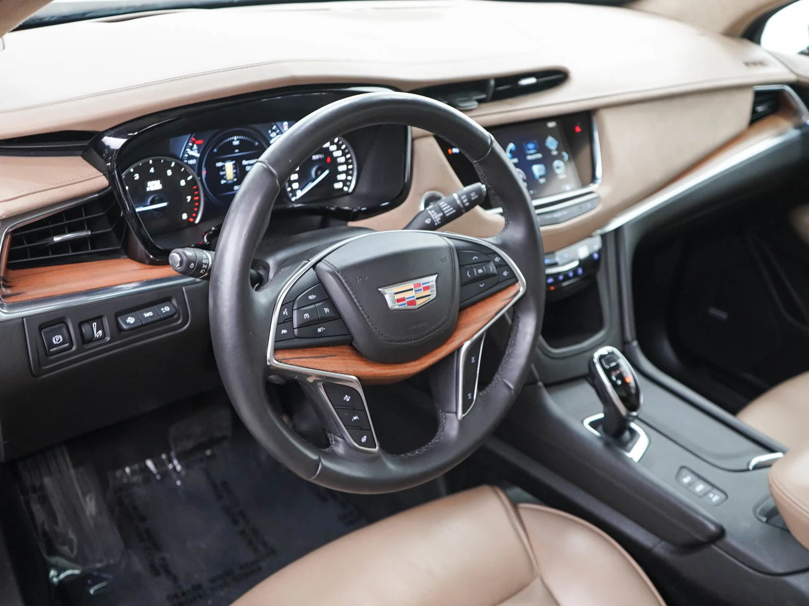 Used 2018 Stellar Black Metallic Cadillac Platinum AWD image 20