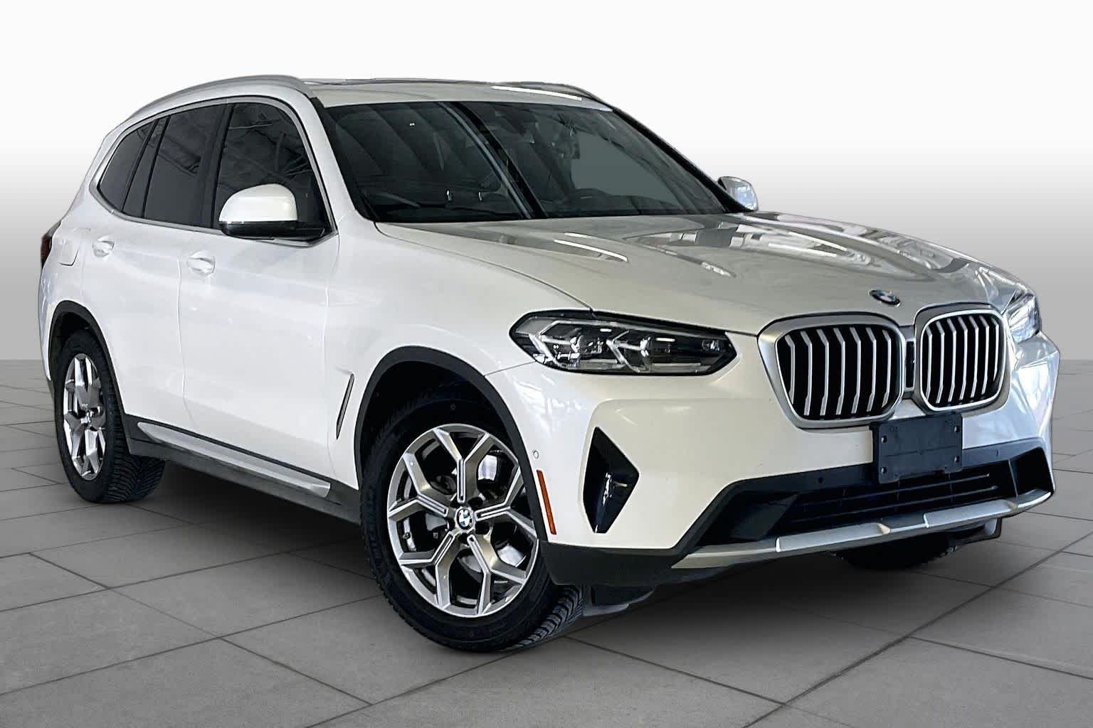 Used 2023 Mineral White Metallic BMW sDrive30i image 2