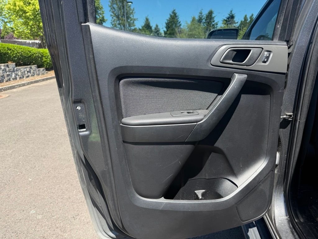 Used 2019 Magnetic Metallic Ford XL image 18