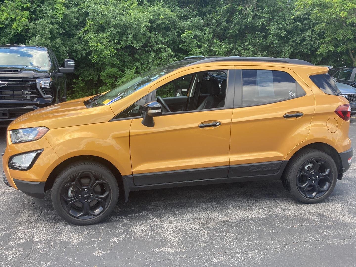 Used 2022 Luxe Yellow Ford SES image 4