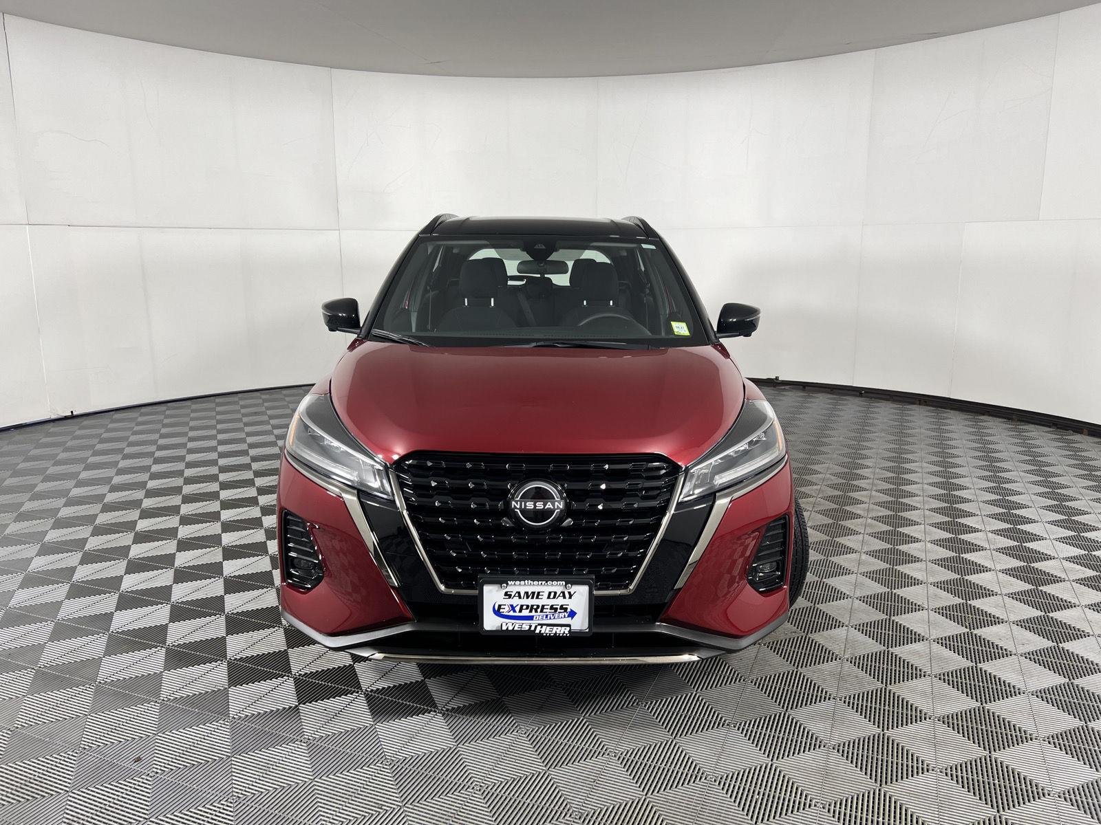 Used 2024 Super Black Nissan SR image 17