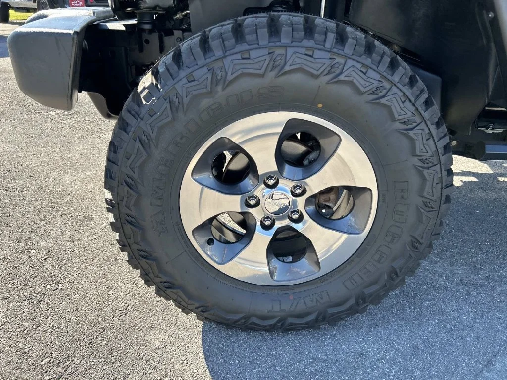 Used 2018 Black Jeep Unlimited Sport image 39