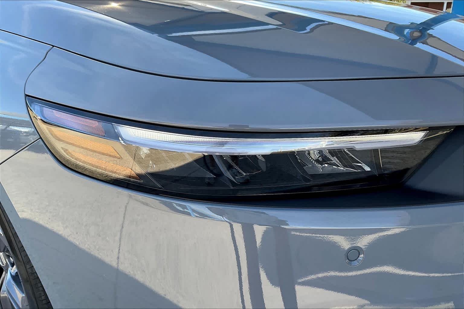 Used 2025 Urban Gray Pearl Honda EX-L image 13