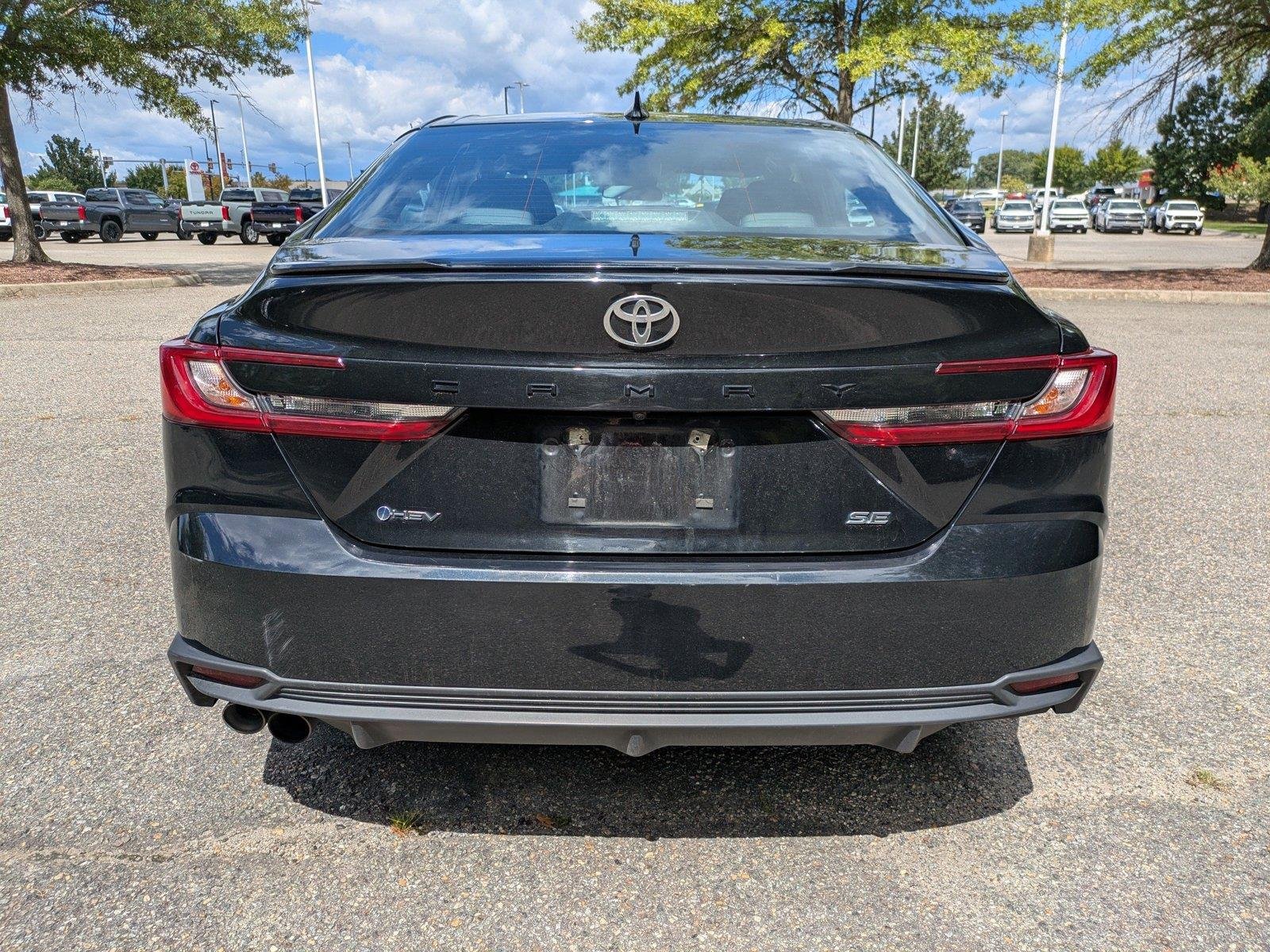Used 2025  Toyota SE image 5