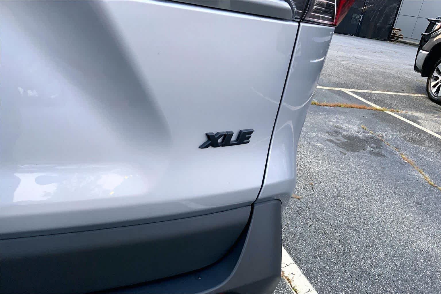 Used 2025 Silver Sky Metallic Toyota XLE image 10