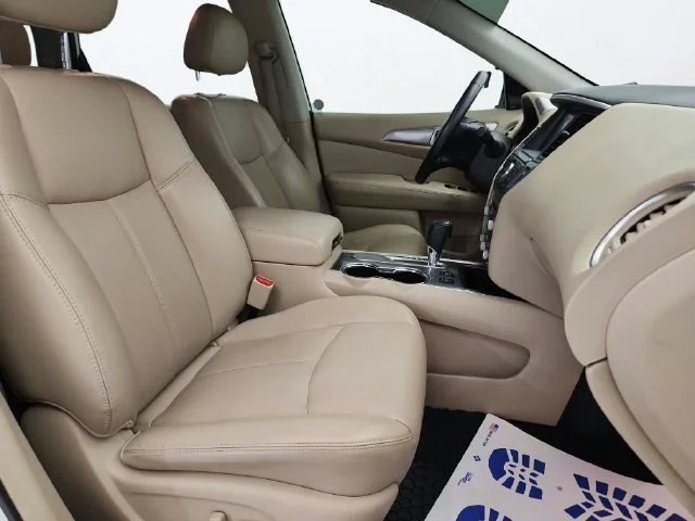 Used 2019 White Nissan SL image 28