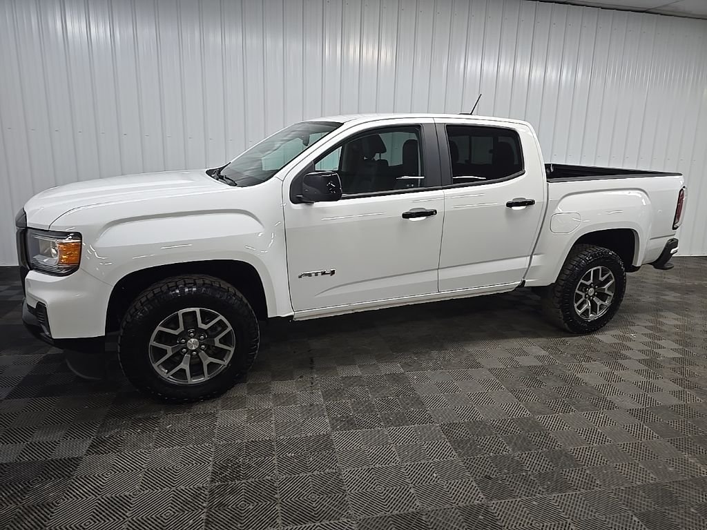 Used 2022 Summit White GMC AT4 w/Leather image 6