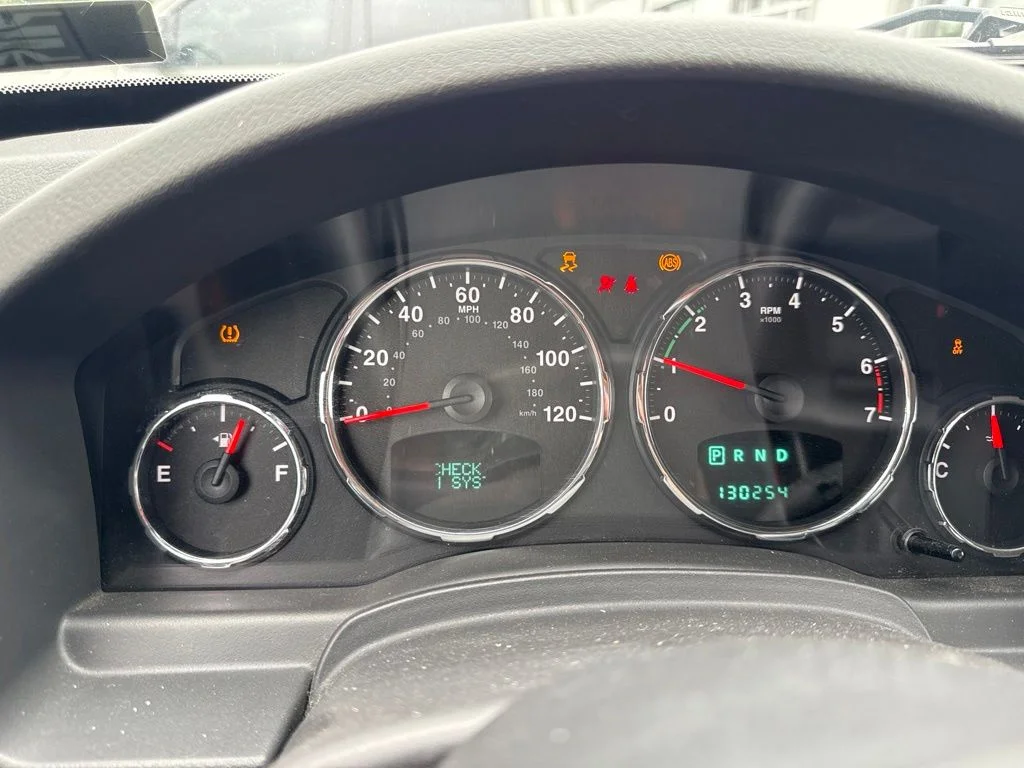 Used 2011 Green Jeep Limited image 21