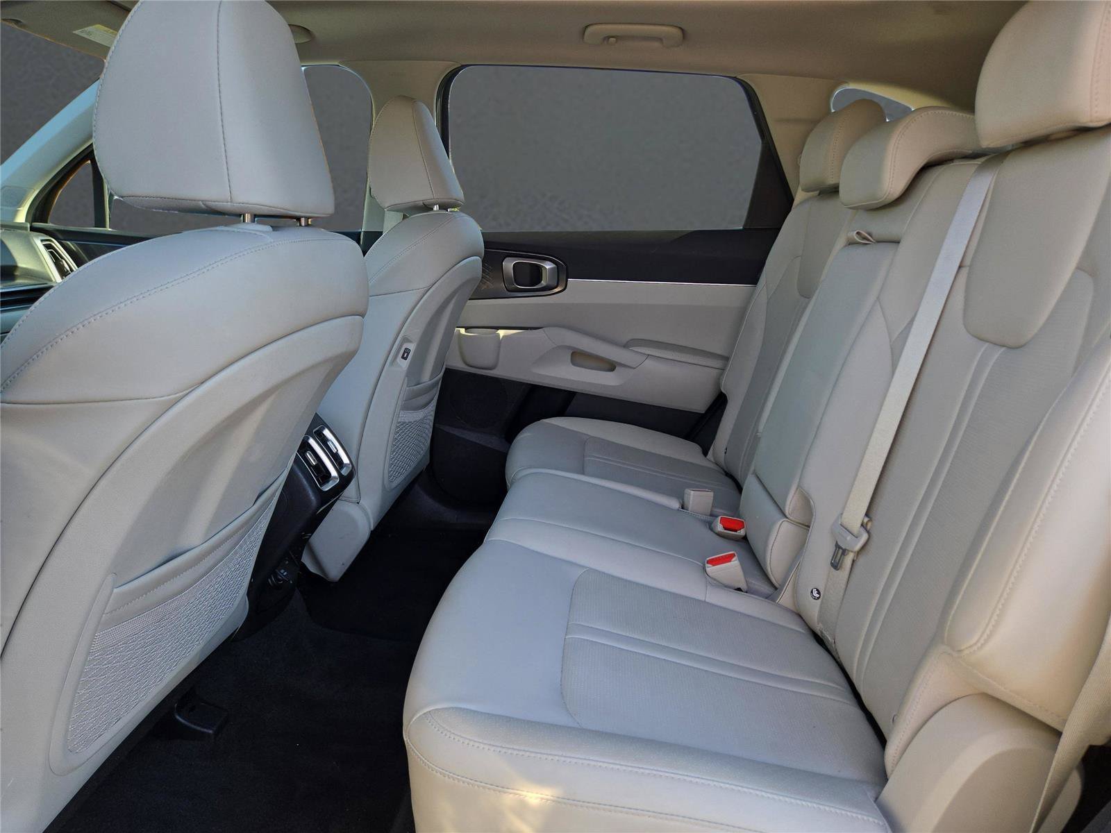 2025 Kia Sorento S - Photo 13
