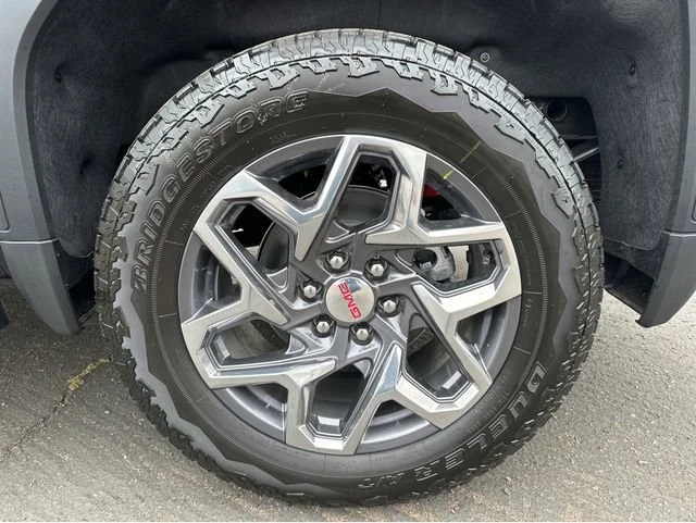 New 2026 Onyx Black GMC SLT image 17