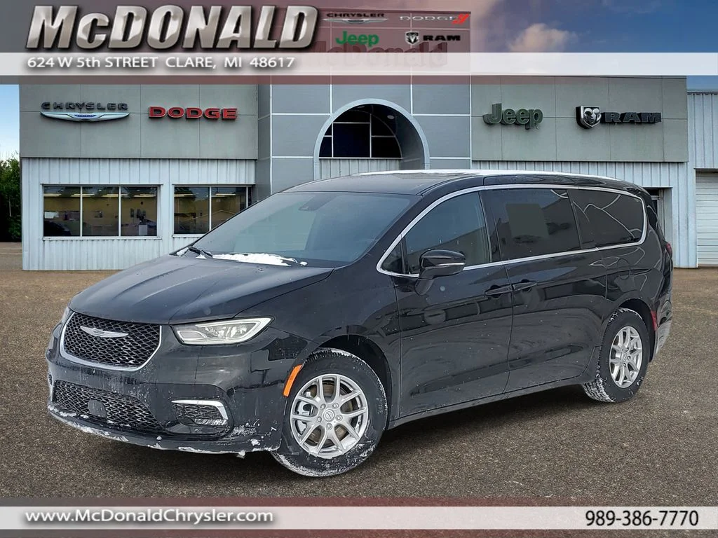 2026 Chrysler Pacifica Select's photo