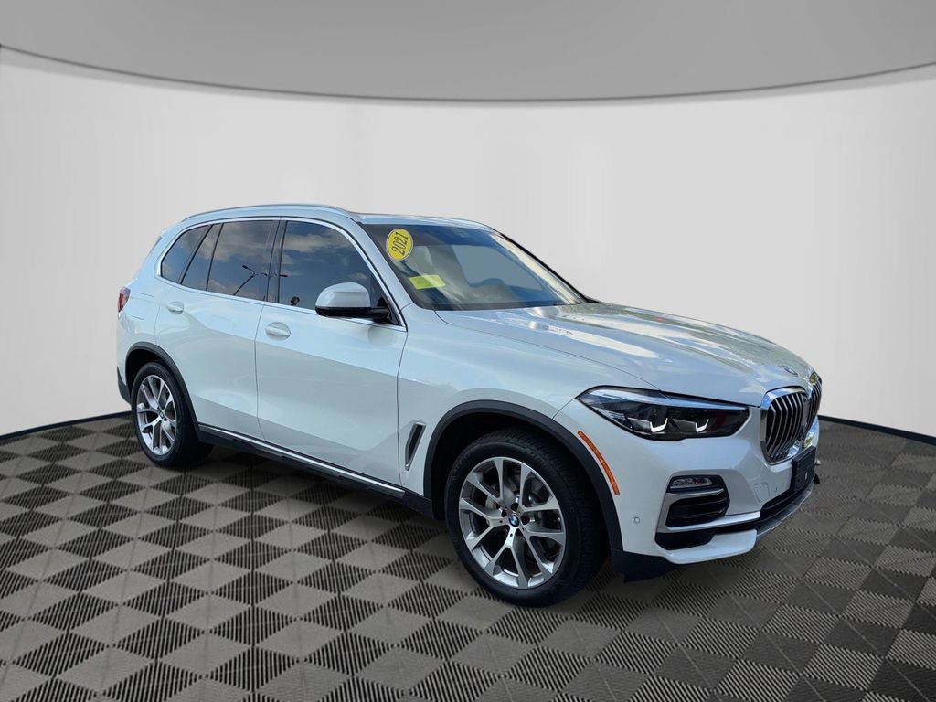 Used 2021 White BMW xDrive40i image 3