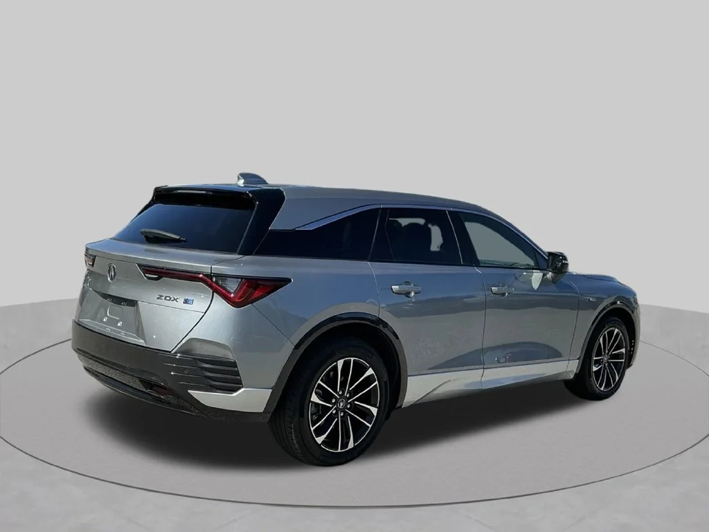 Used 2024  Acura Base image 11