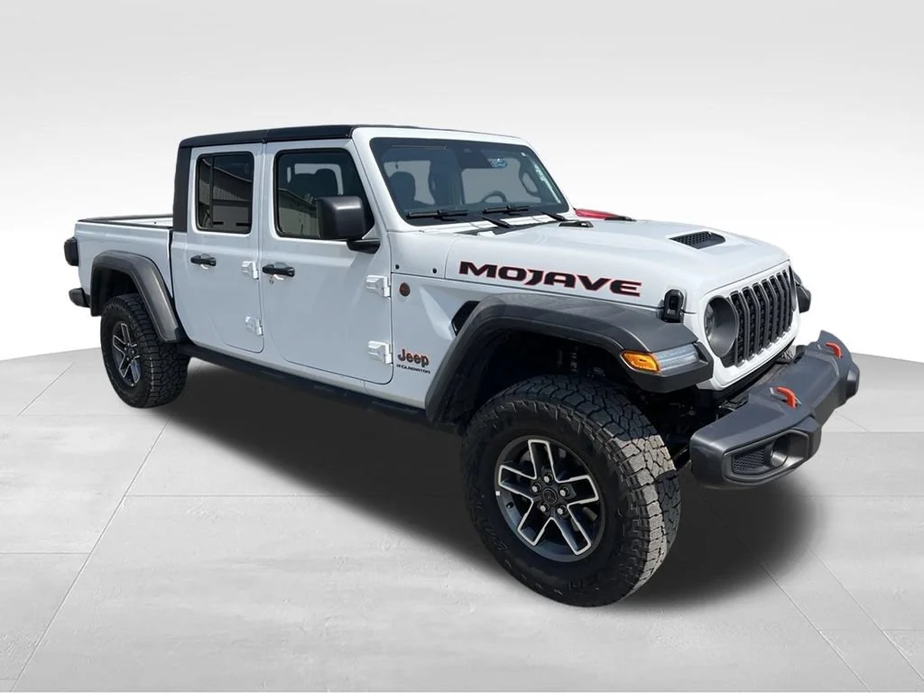 Used 2026 White Jeep Mojave image 3