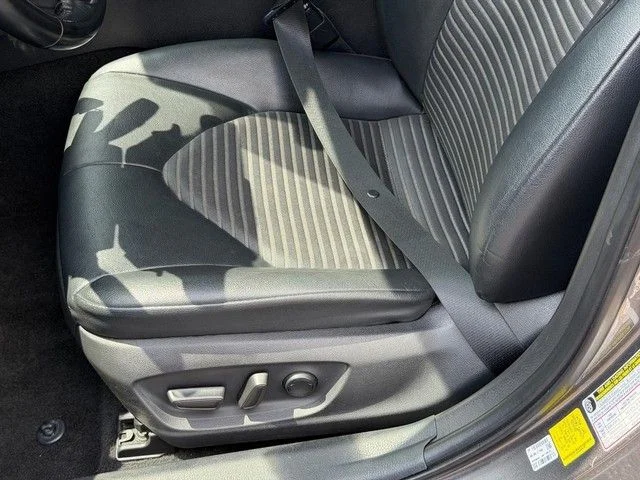 2021 Toyota Camry SE - Photo 21