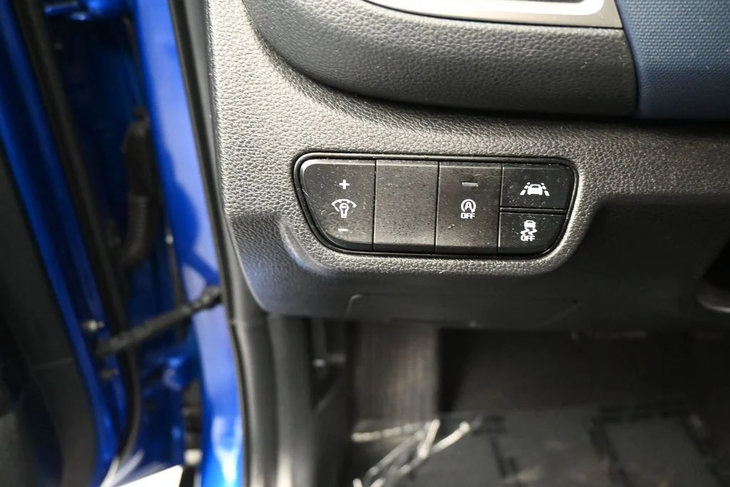Used 2023 Neptune Blue Kia Nightfall image 17