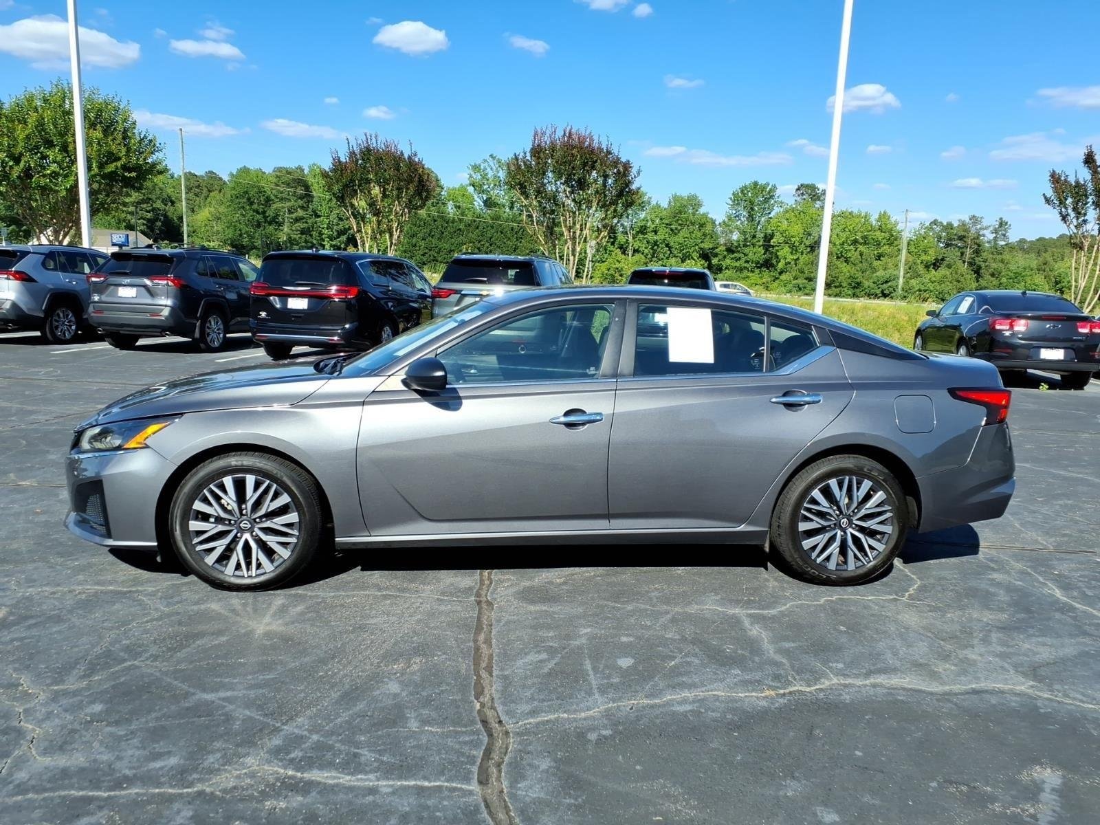 Used 2024 Gun Metallic Nissan 2.5 SV image 3