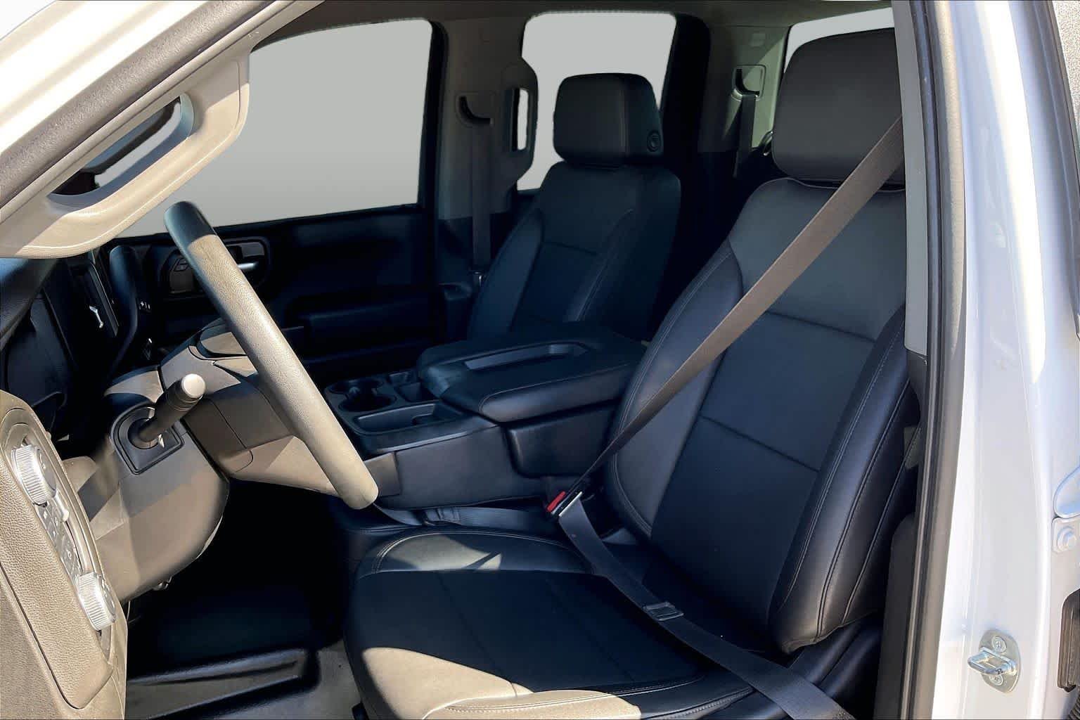 Used 2021 Summit White GMC  image 8