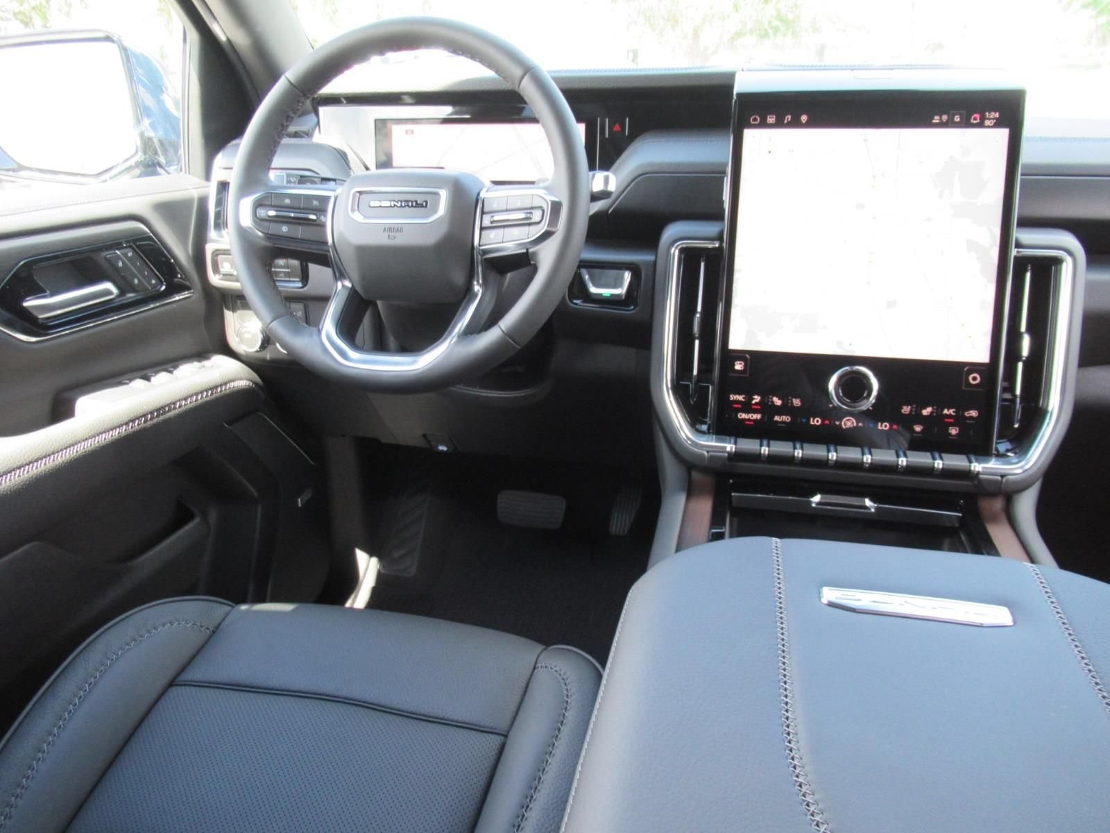 2026 GMC Yukon Denali - Photo 13