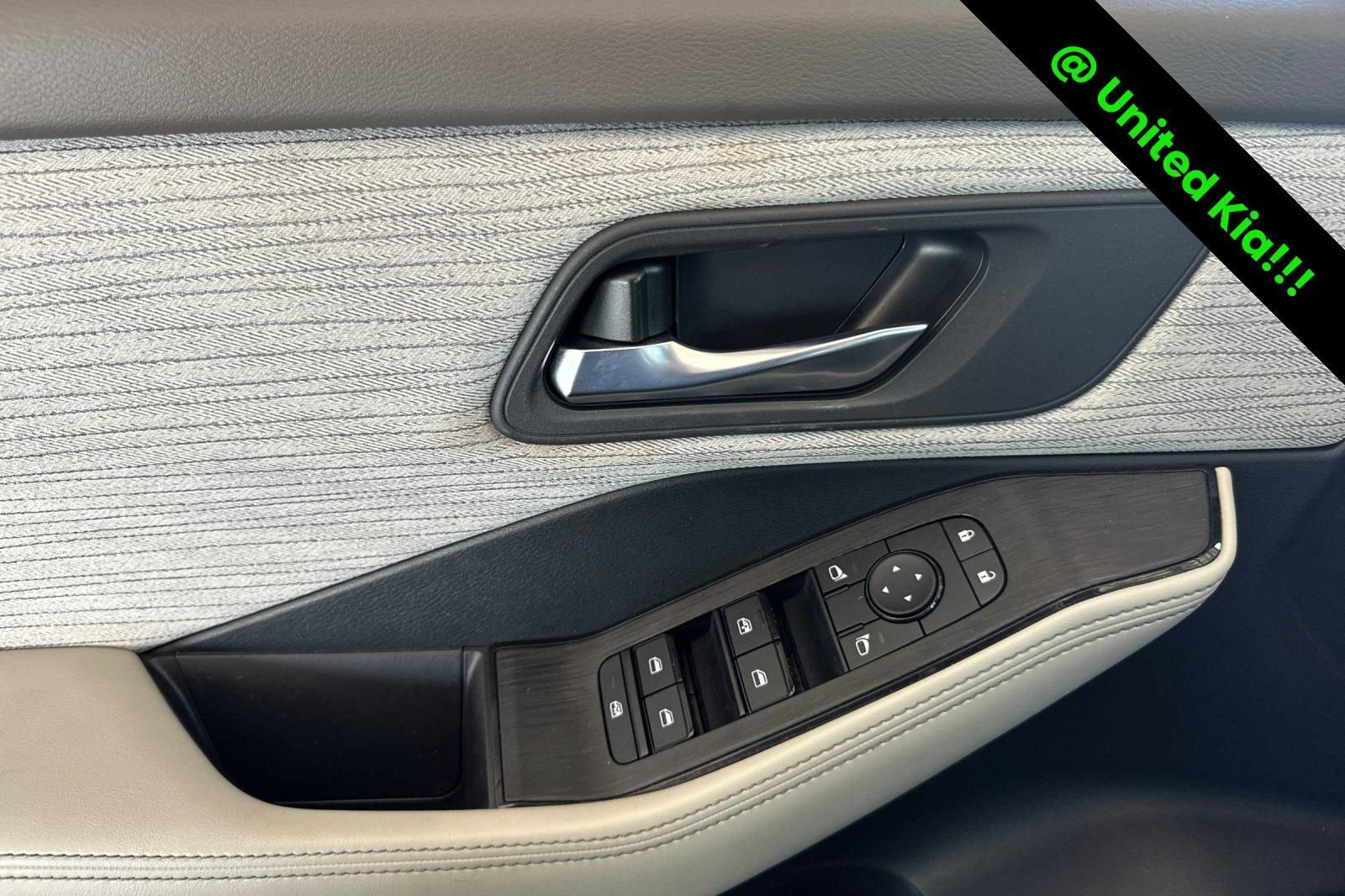 2023 Nissan Rogue SV - Photo 11