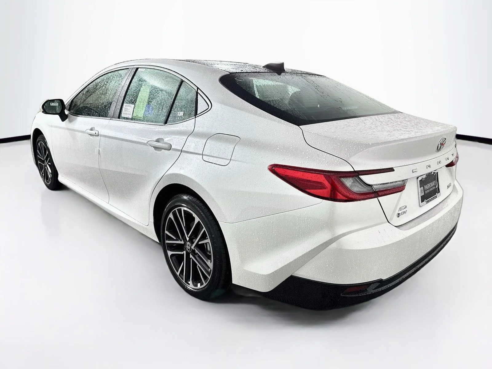 New 2026 Wind Chill Pearl <sup>1</sup> Toyota  XLE AWD image 4